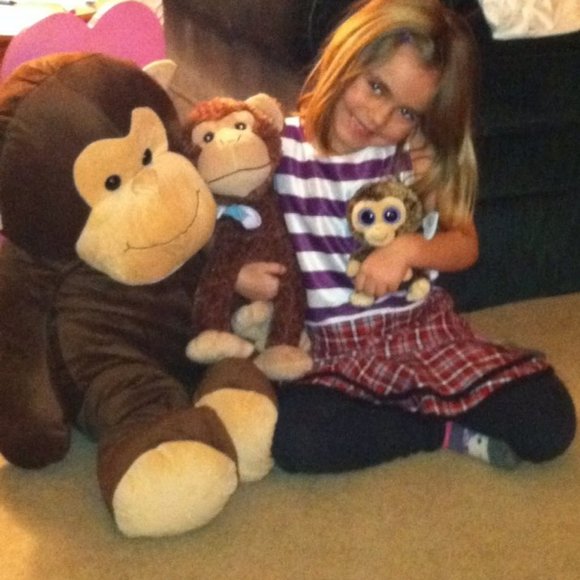 CLOSET CLEAN OUT! BUNDLE 3 OR MORE FOR 50% OFF - Picture 9 of 16